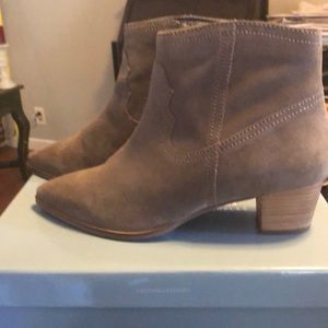 Seychelles Humanity Suede Taupe Booties size 8.5
